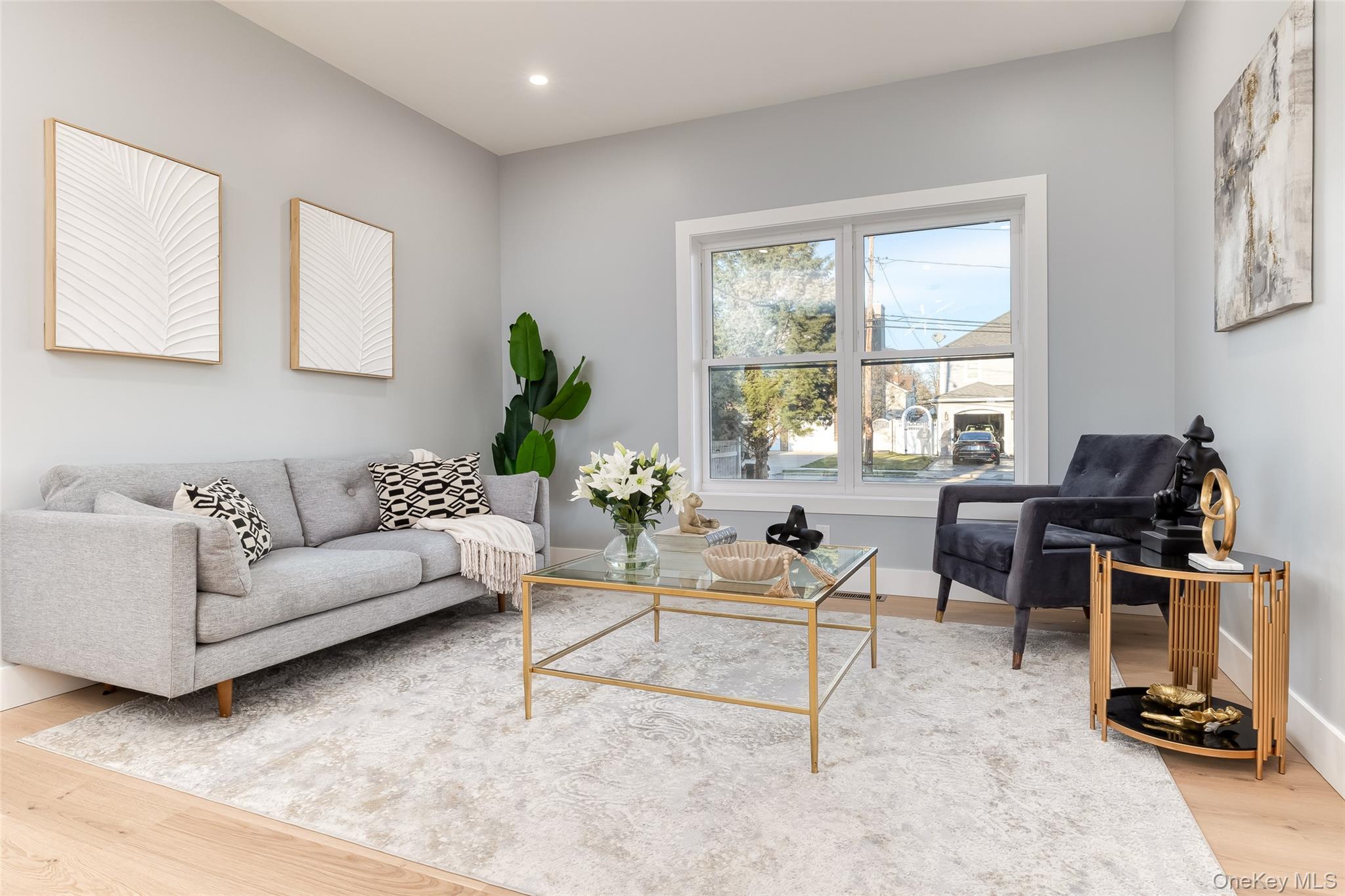 19 Mead Lane, Westbury, NY 11590