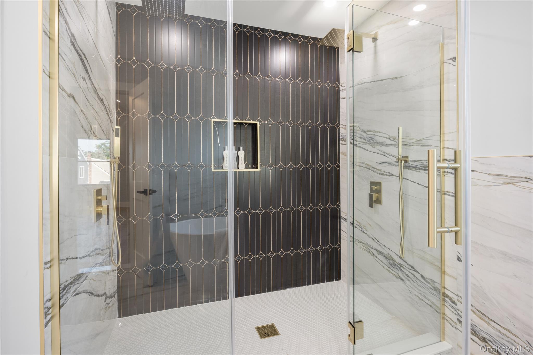 19 Mead Lane, Westbury, NY 11590