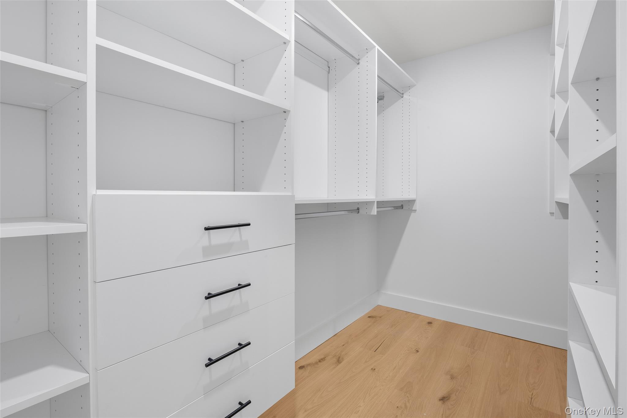 19 Mead Lane, Westbury, NY 11590