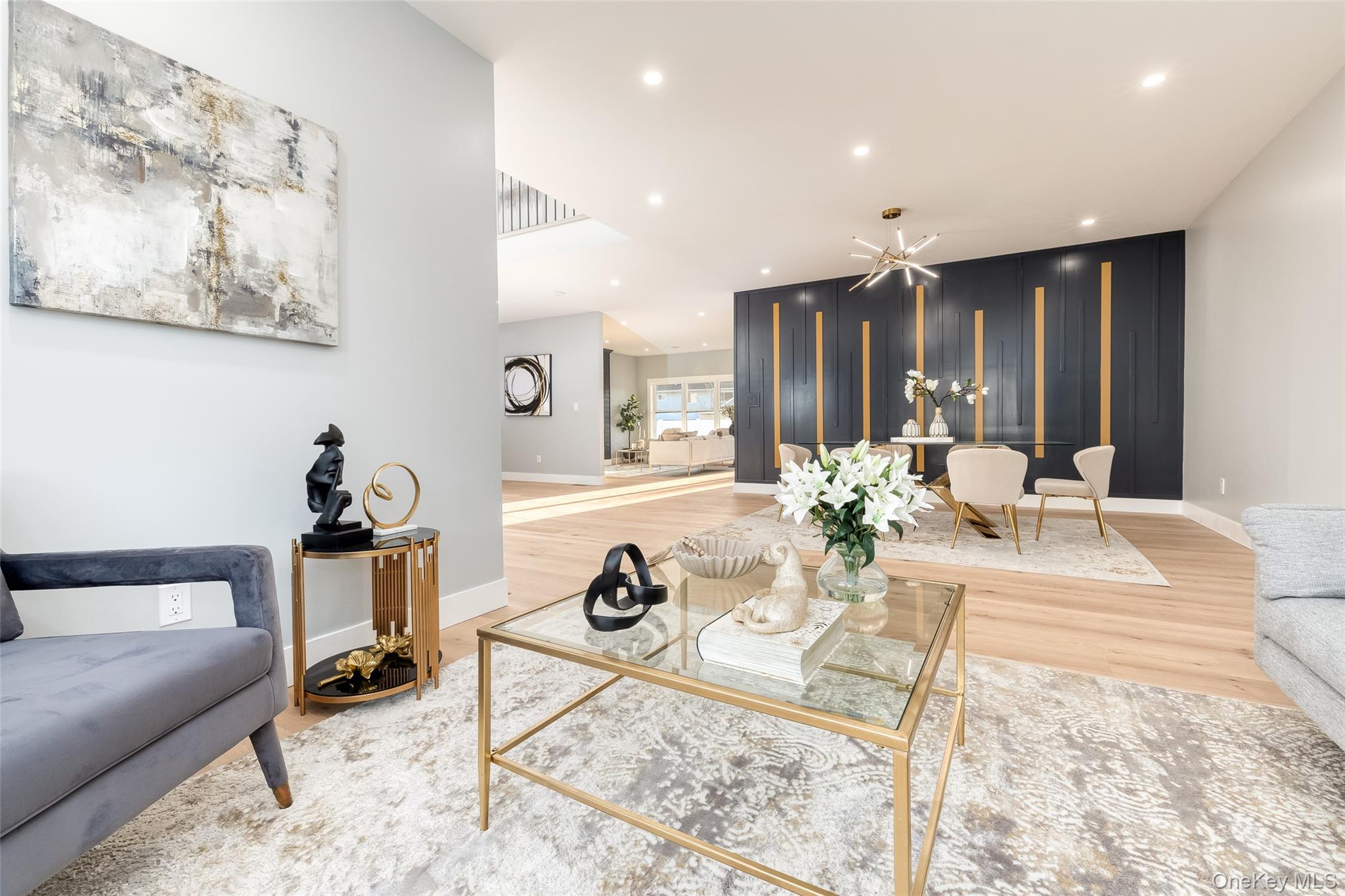 19 Mead Lane, Westbury, NY 11590