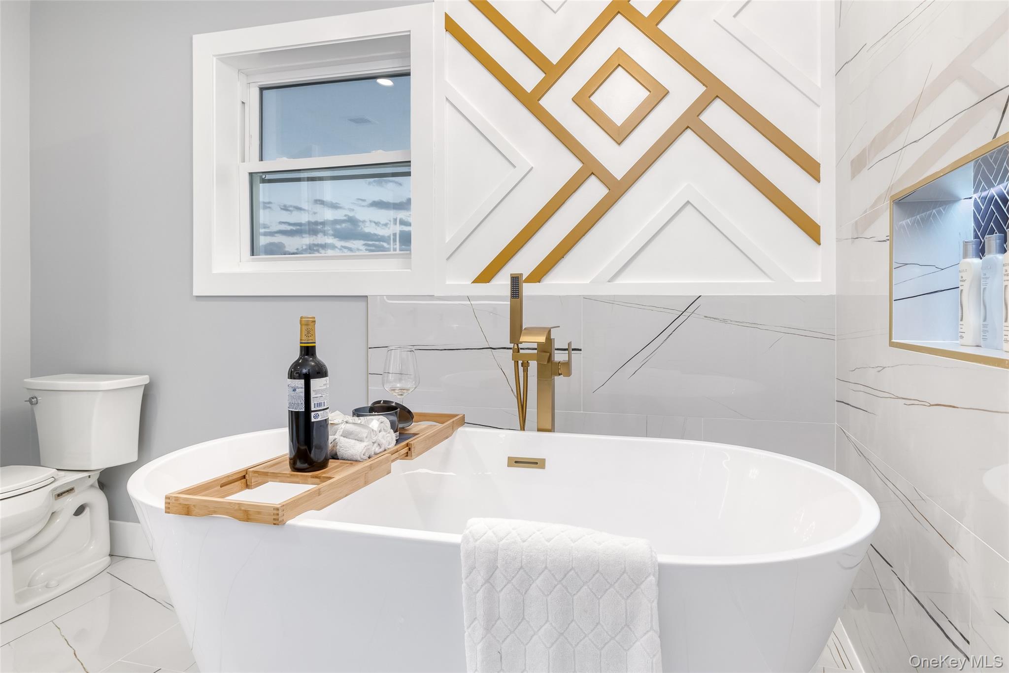 19 Mead Lane, Westbury, NY 11590