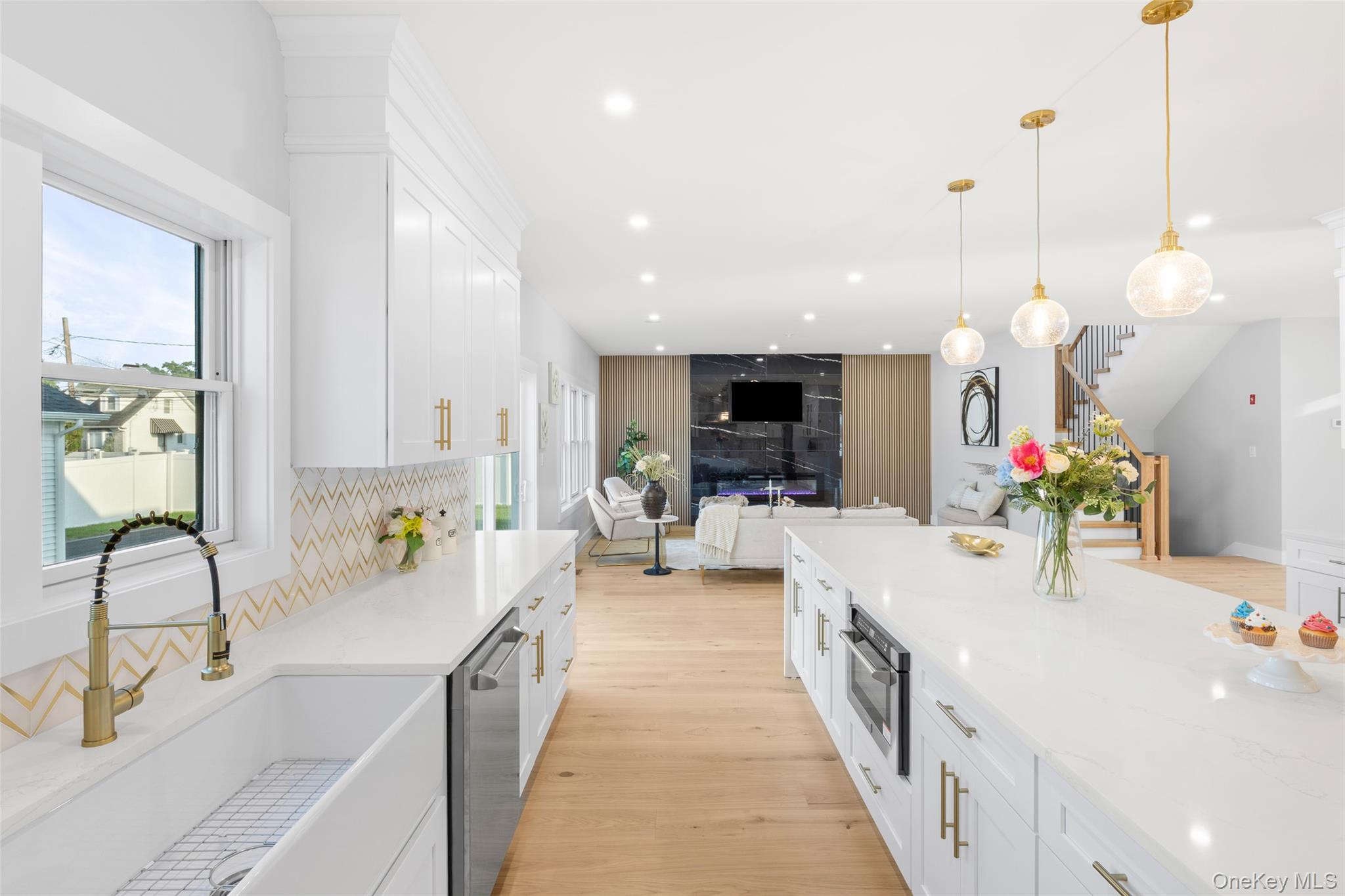 19 Mead Lane, Westbury, NY 11590