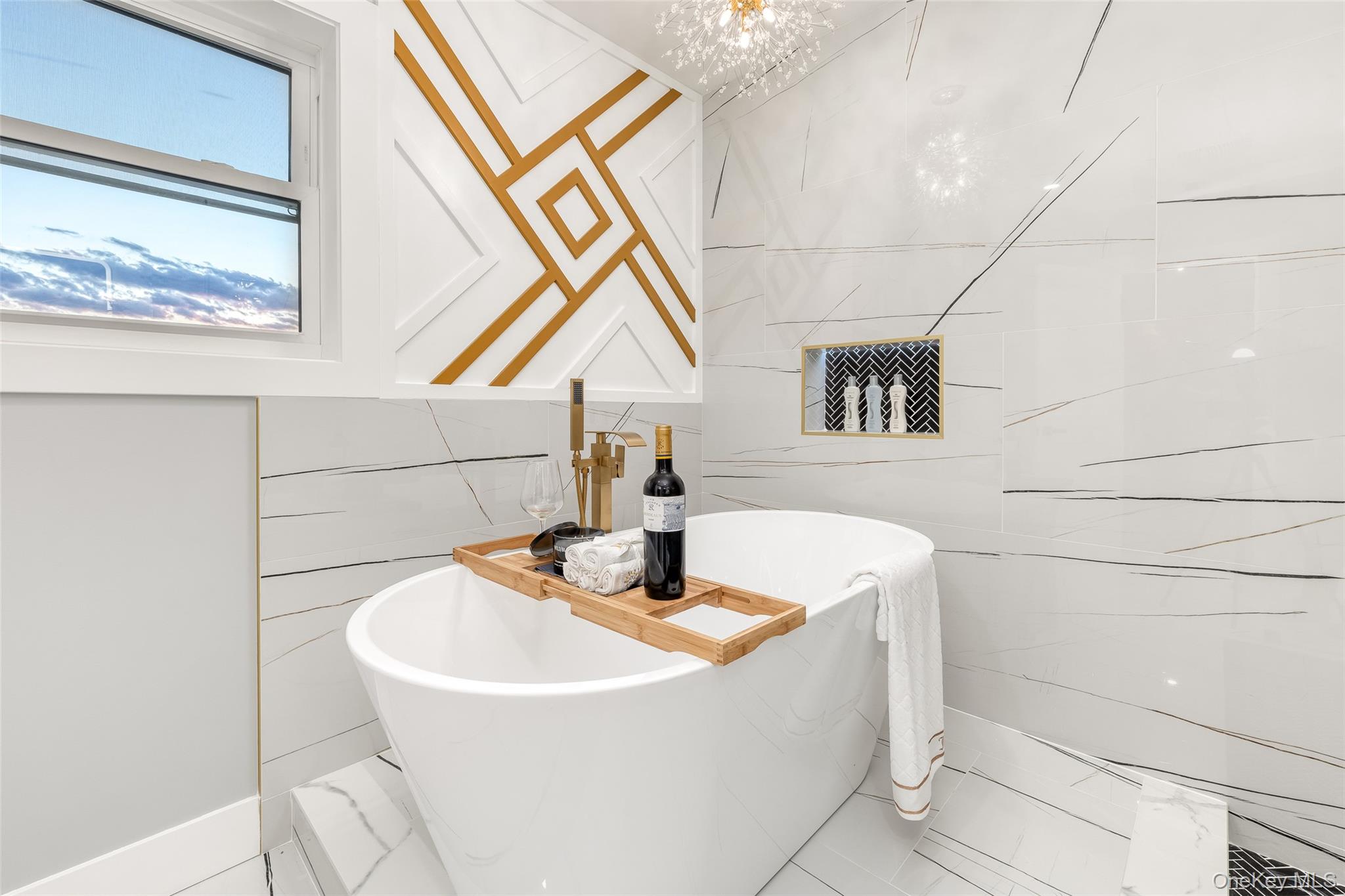 19 Mead Lane, Westbury, NY 11590