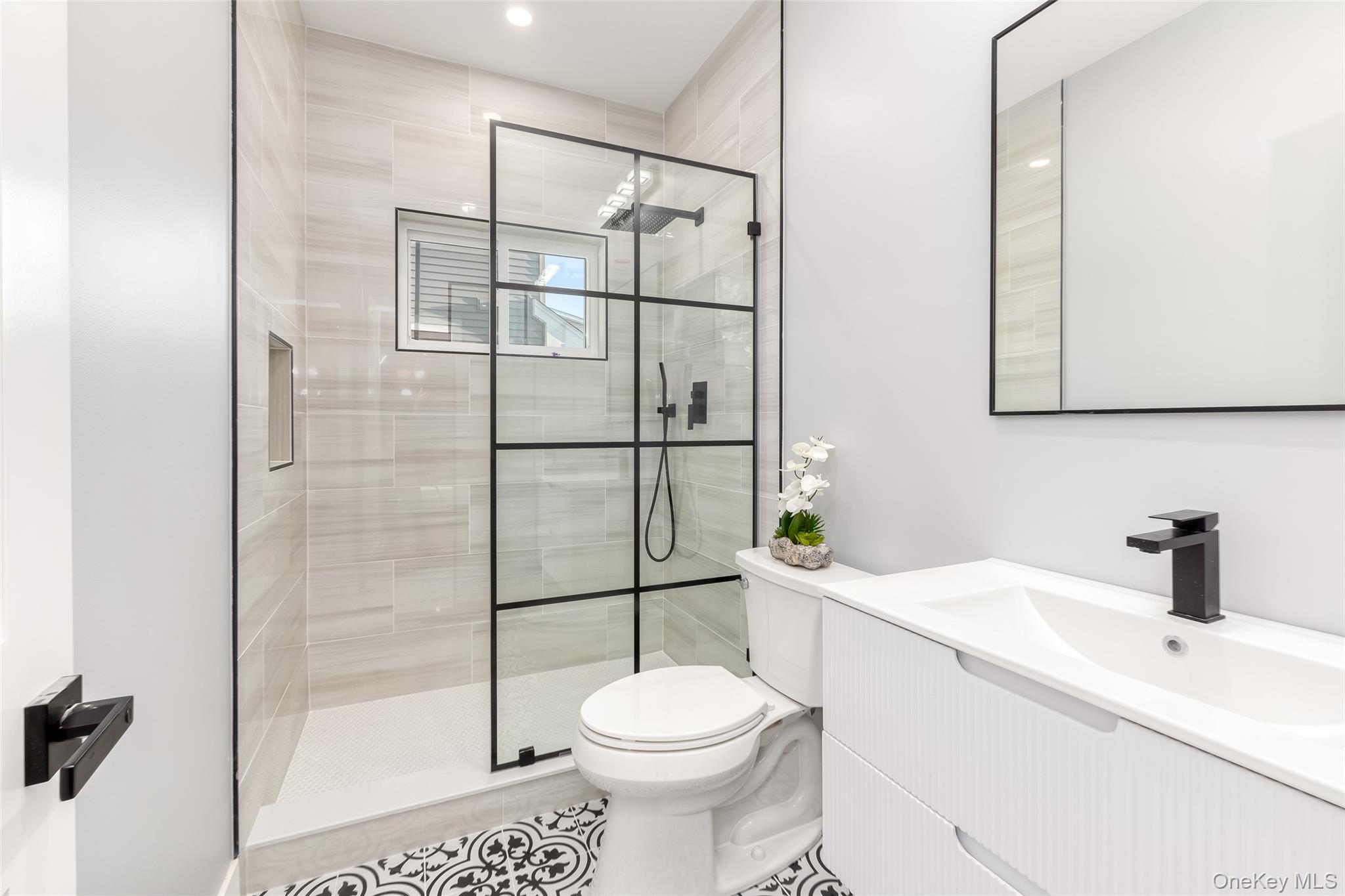 19 Mead Lane, Westbury, NY 11590