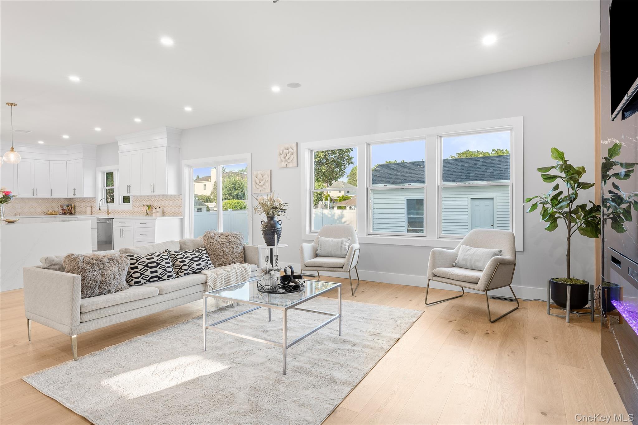 19 Mead Lane, Westbury, NY 11590