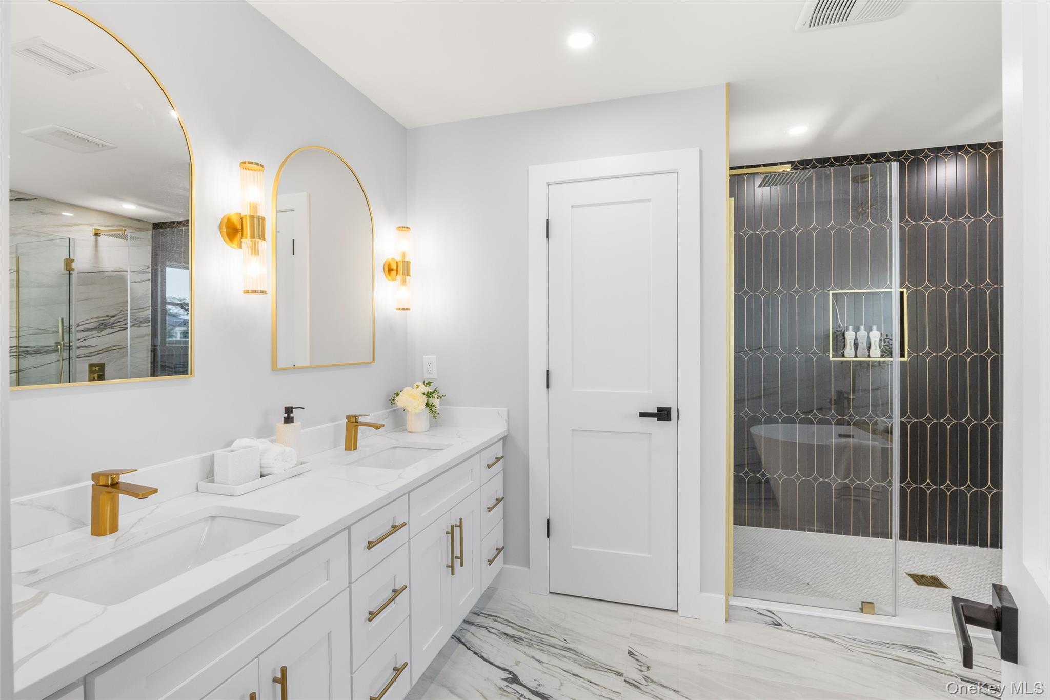 19 Mead Lane, Westbury, NY 11590