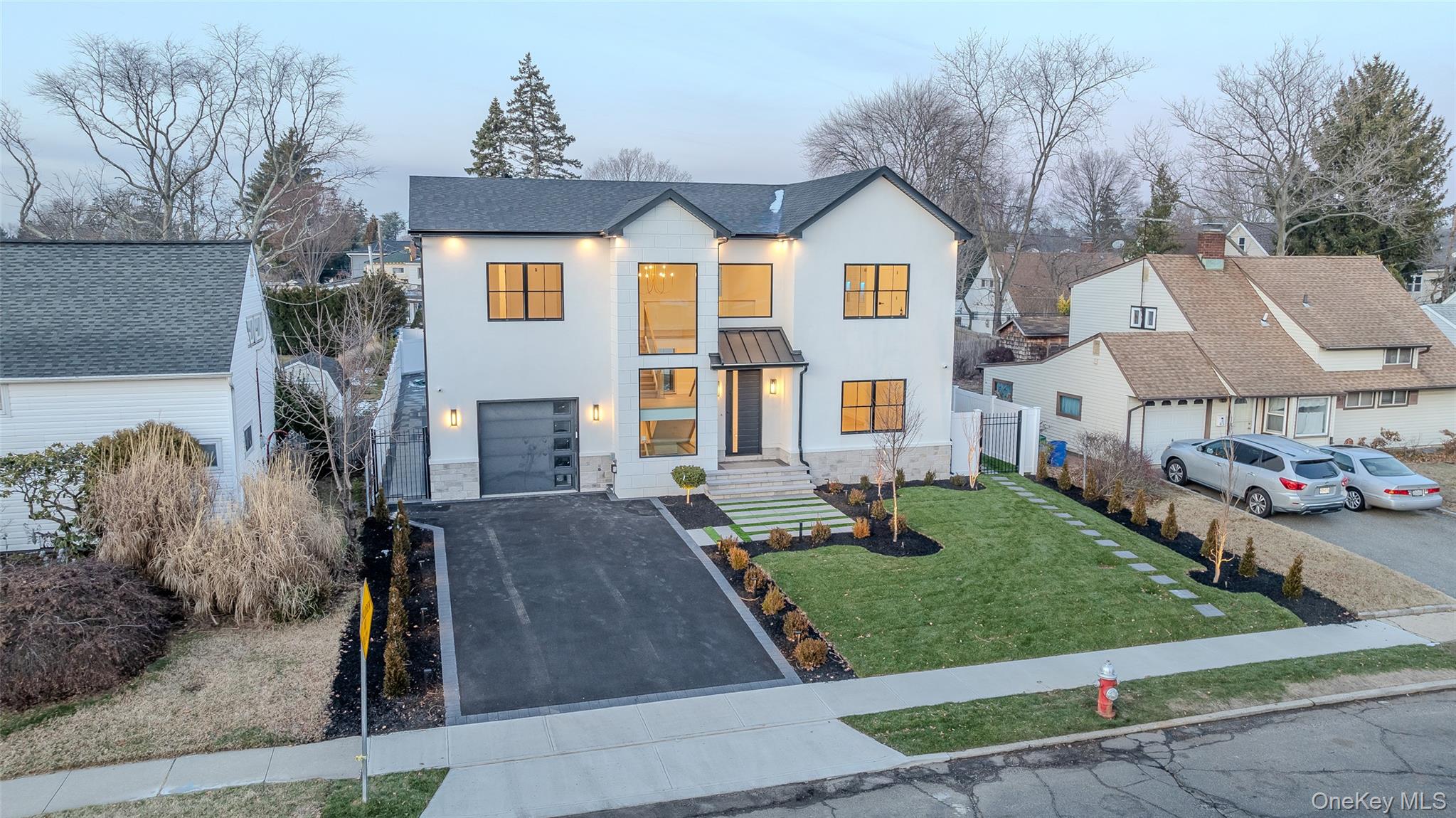 19 Mead Lane, Westbury, NY 11590