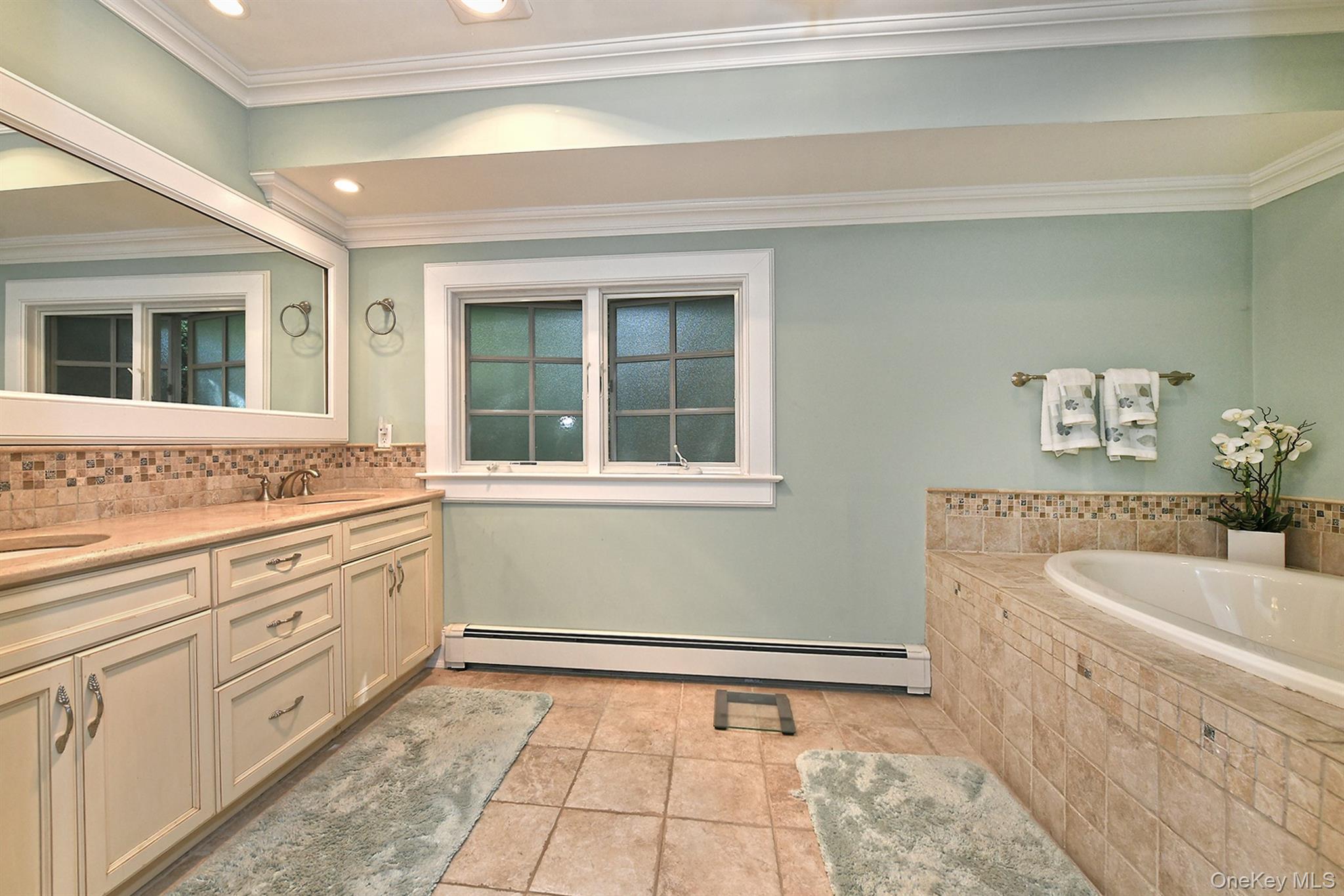 21 W Mall Drive, Huntington, NY 11743