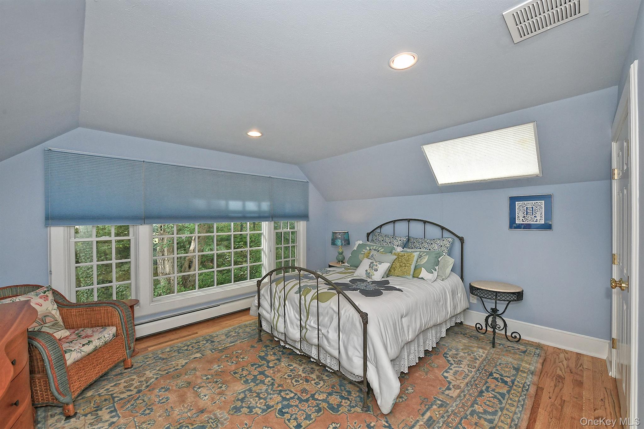 21 W Mall Drive, Huntington, NY 11743