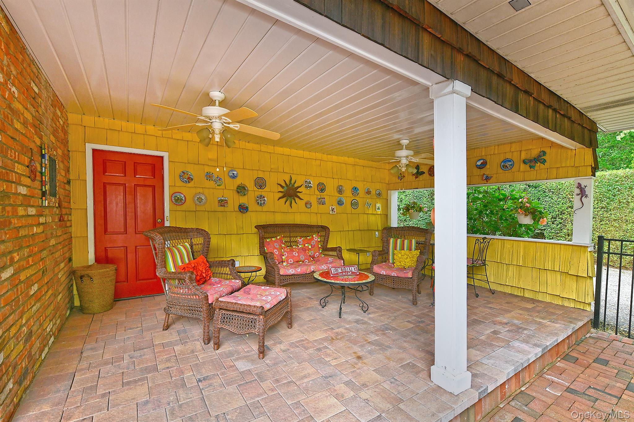 21 W Mall Drive, Huntington, NY 11743