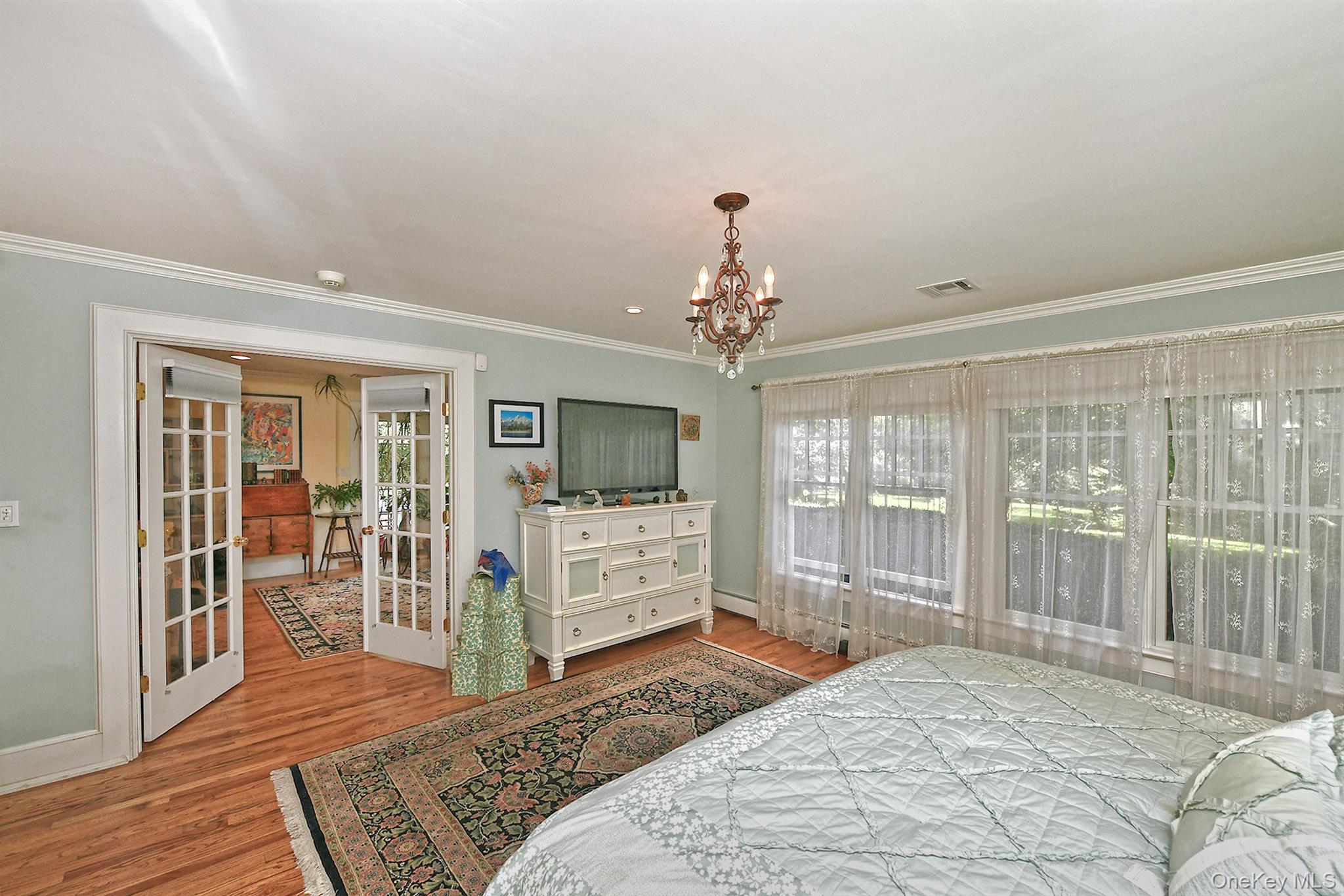 21 W Mall Drive, Huntington, NY 11743