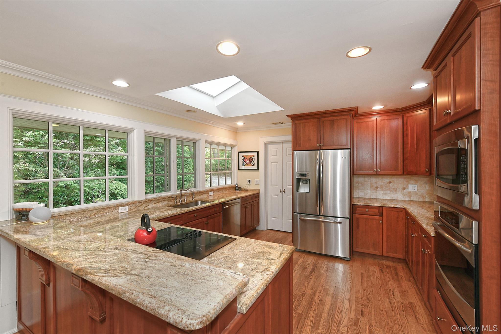 21 W Mall Drive, Huntington, NY 11743