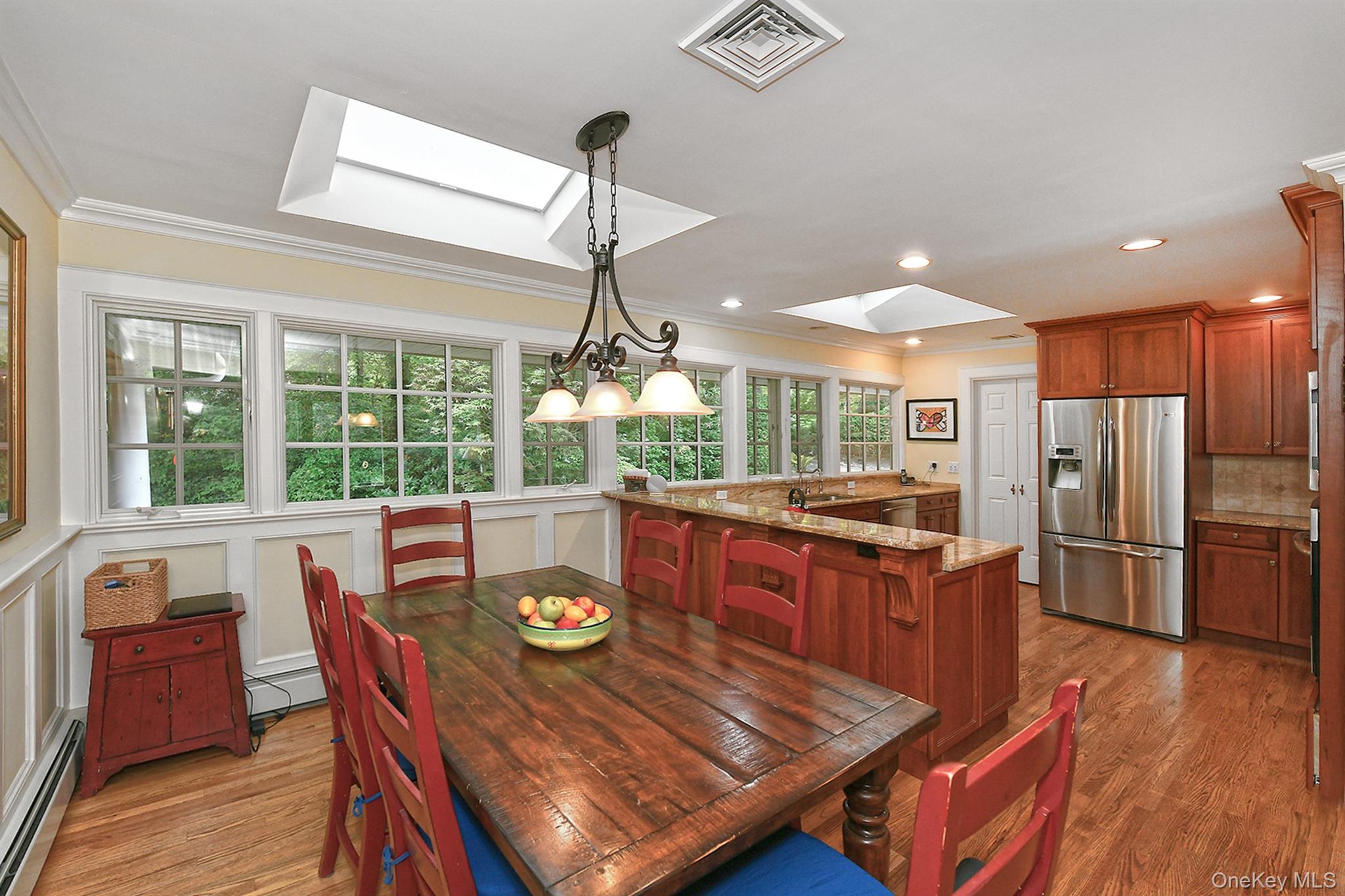 21 W Mall Drive, Huntington, NY 11743