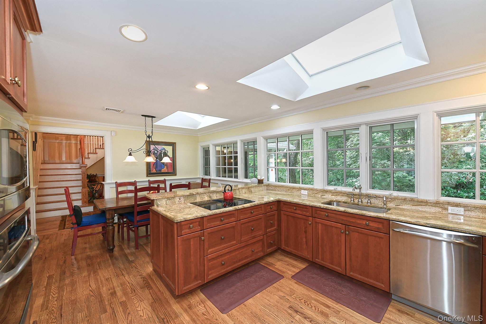 21 W Mall Drive, Huntington, NY 11743