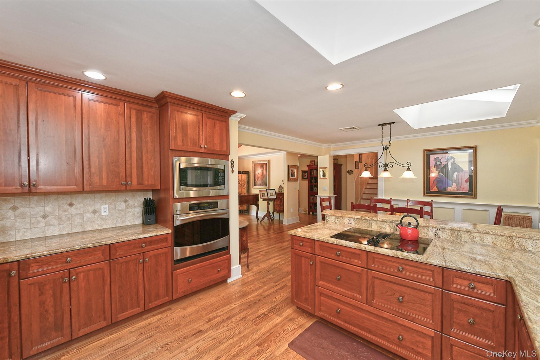 21 W Mall Drive, Huntington, NY 11743