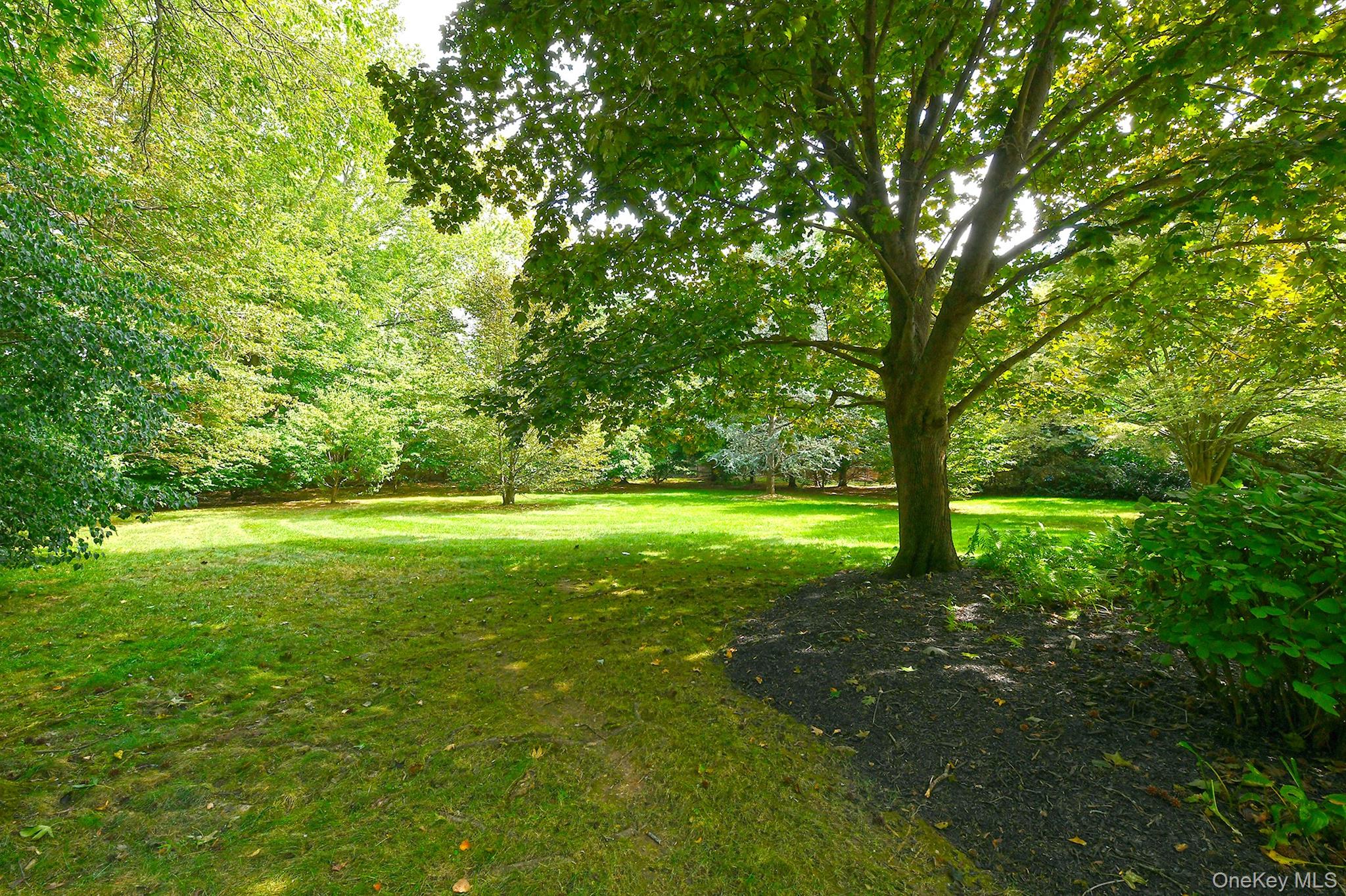 21 W Mall Drive, Huntington, NY 11743