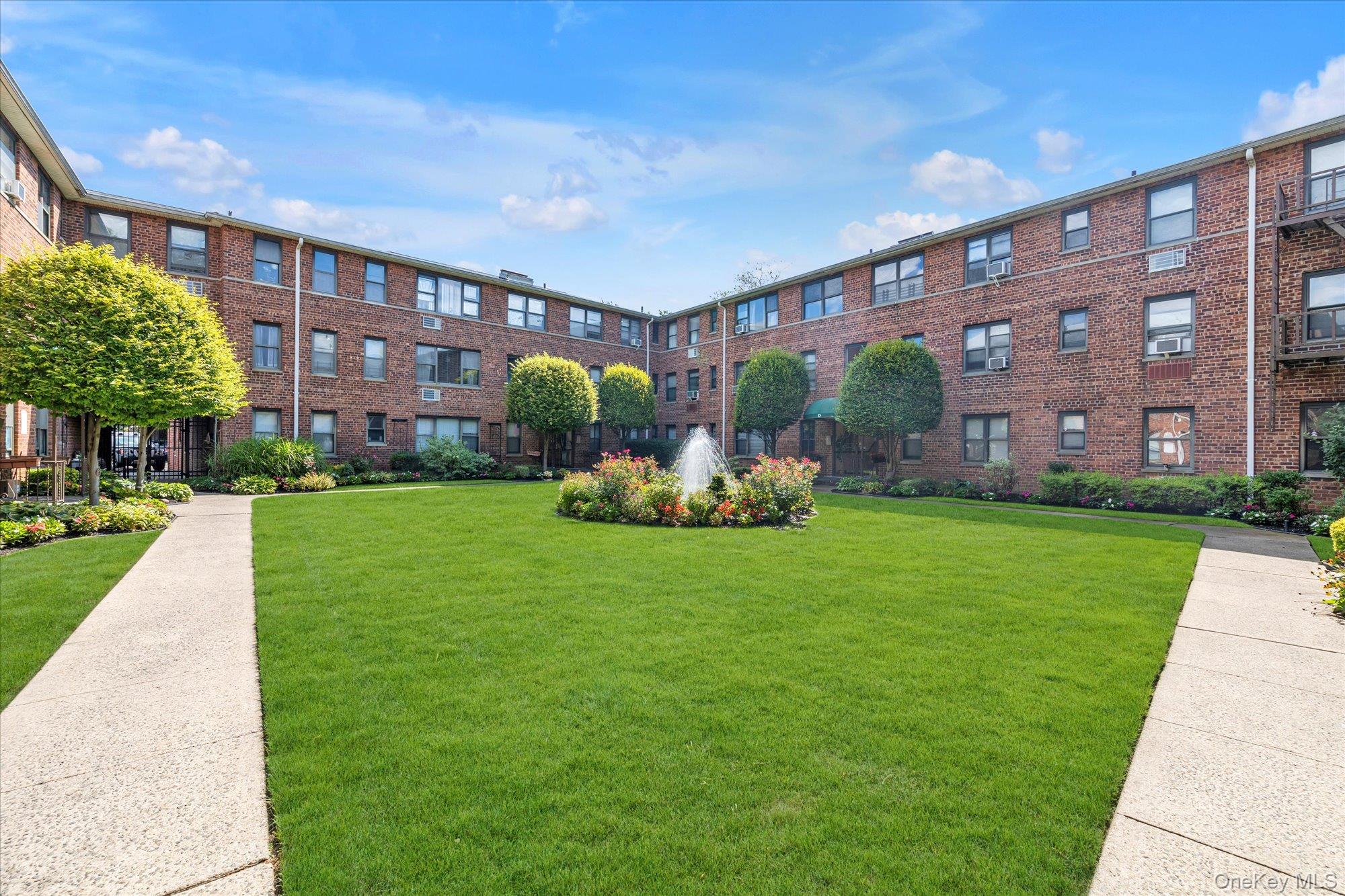 320 Atlantic Avenue # D-2, East Rockaway, NY 11518