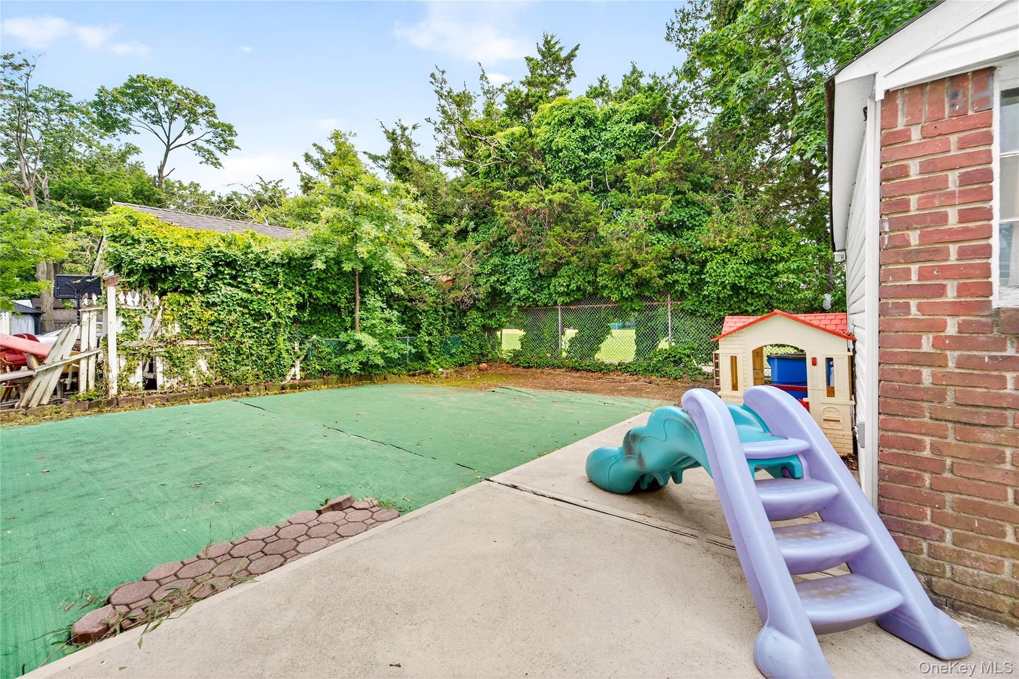 588 Newton Avenue, Uniondale, NY 11553