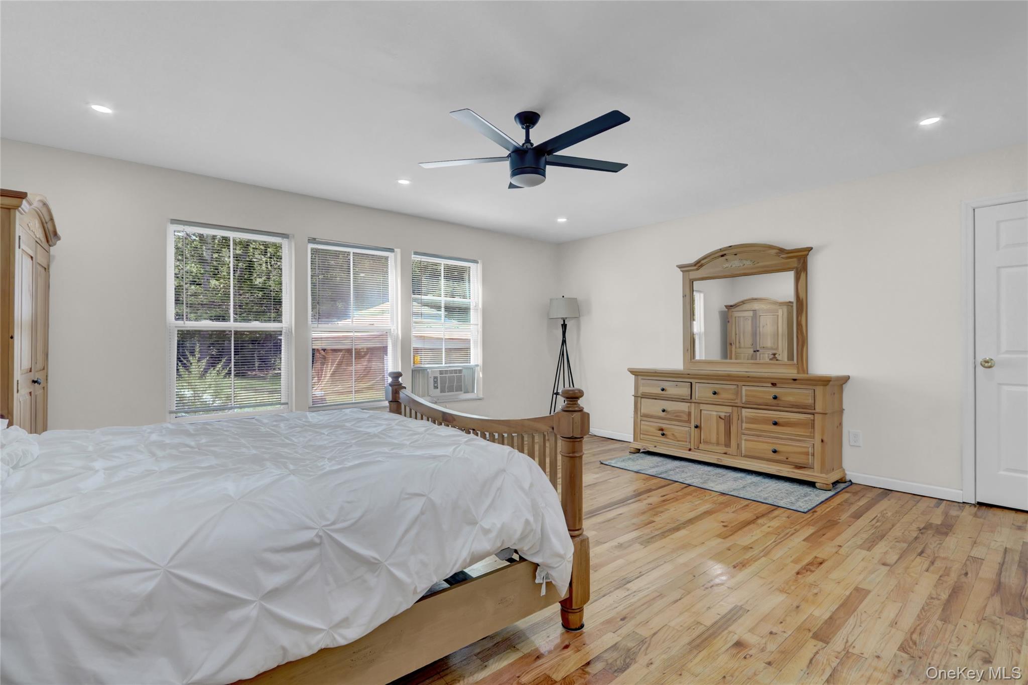 125 Grand Avenue, Shirley, NY 11967