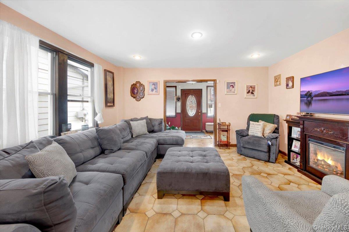 1630 Radcliff Avenue, Bronx, NY 10462