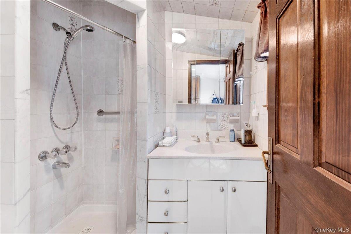 1630 Radcliff Avenue, Bronx, NY 10462