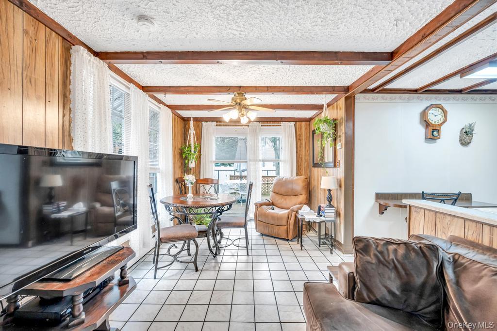 87 Underhill Avenue, Hicksville, NY 11801