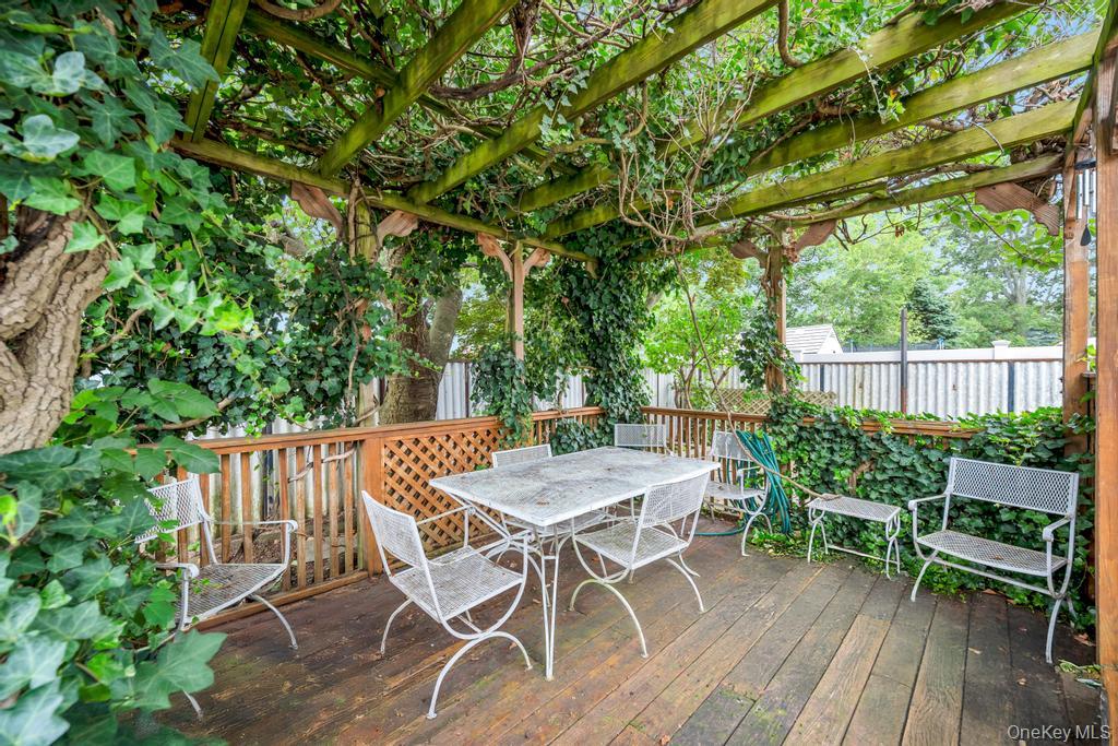 87 Underhill Avenue, Hicksville, NY 11801