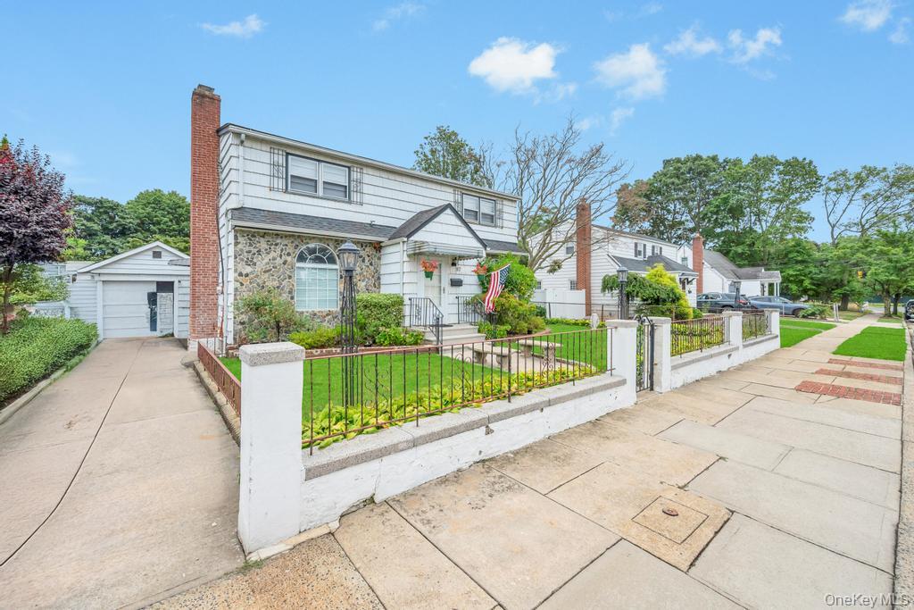 87 Underhill Avenue, Hicksville, NY 11801