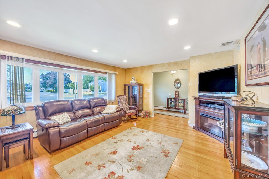 338 Stewart Avenue, Bethpage, NY 11714