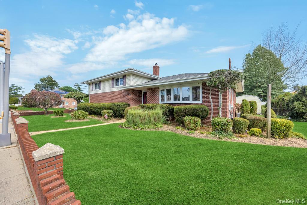 338 Stewart Avenue, Bethpage, NY 11714