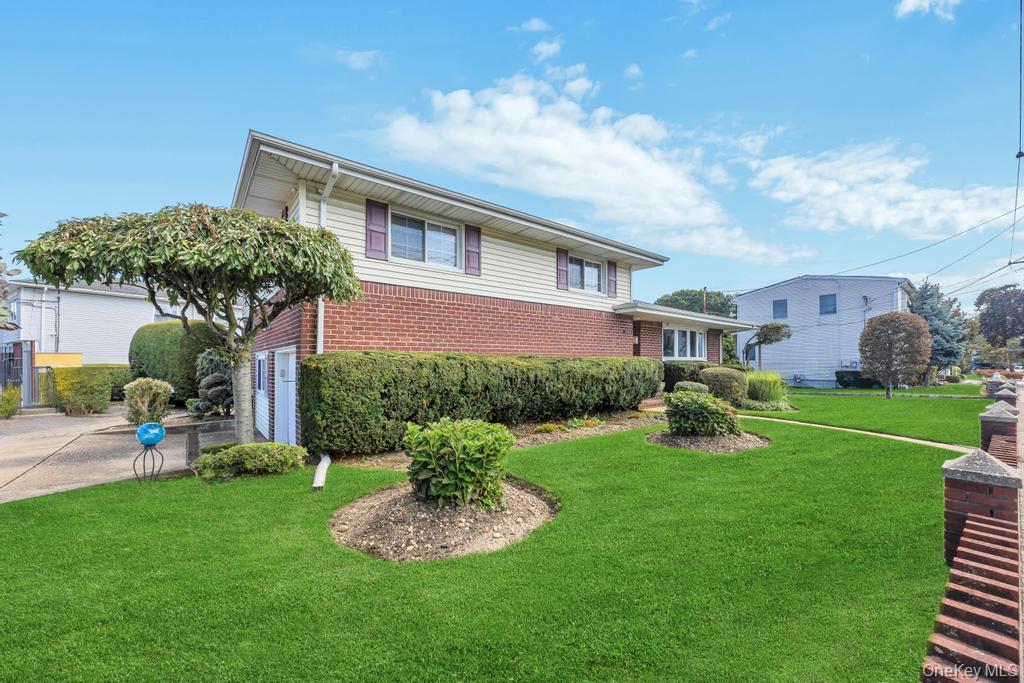 338 Stewart Avenue, Bethpage, NY 11714