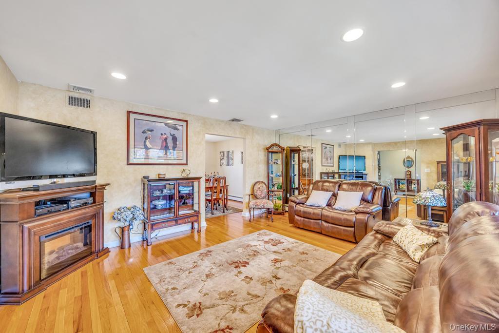 338 Stewart Avenue, Bethpage, NY 11714