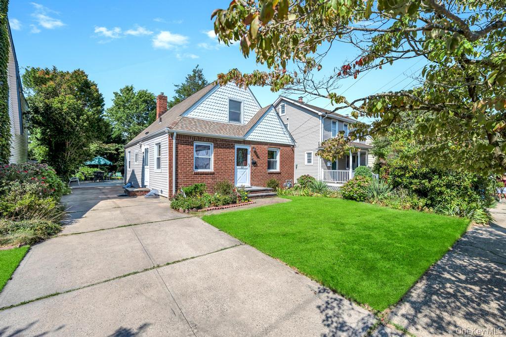 22 Terrace Place, Hicksville, NY 11801