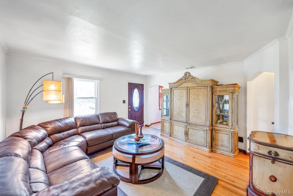 22 Terrace Place, Hicksville, NY 11801