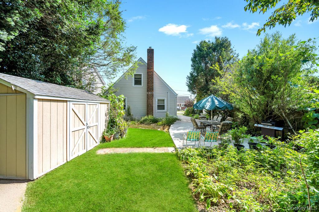 22 Terrace Place, Hicksville, NY 11801