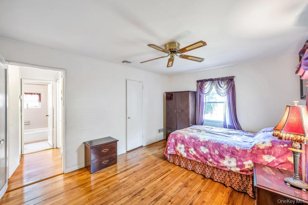 22 Terrace Place, Hicksville, NY 11801