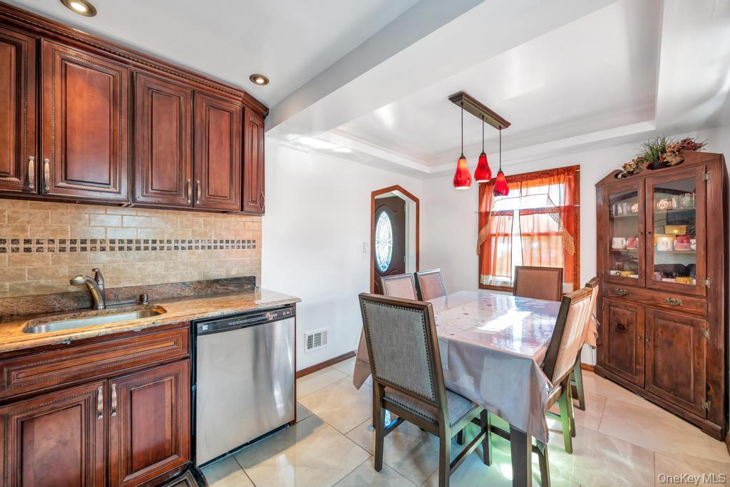 22 Terrace Place, Hicksville, NY 11801