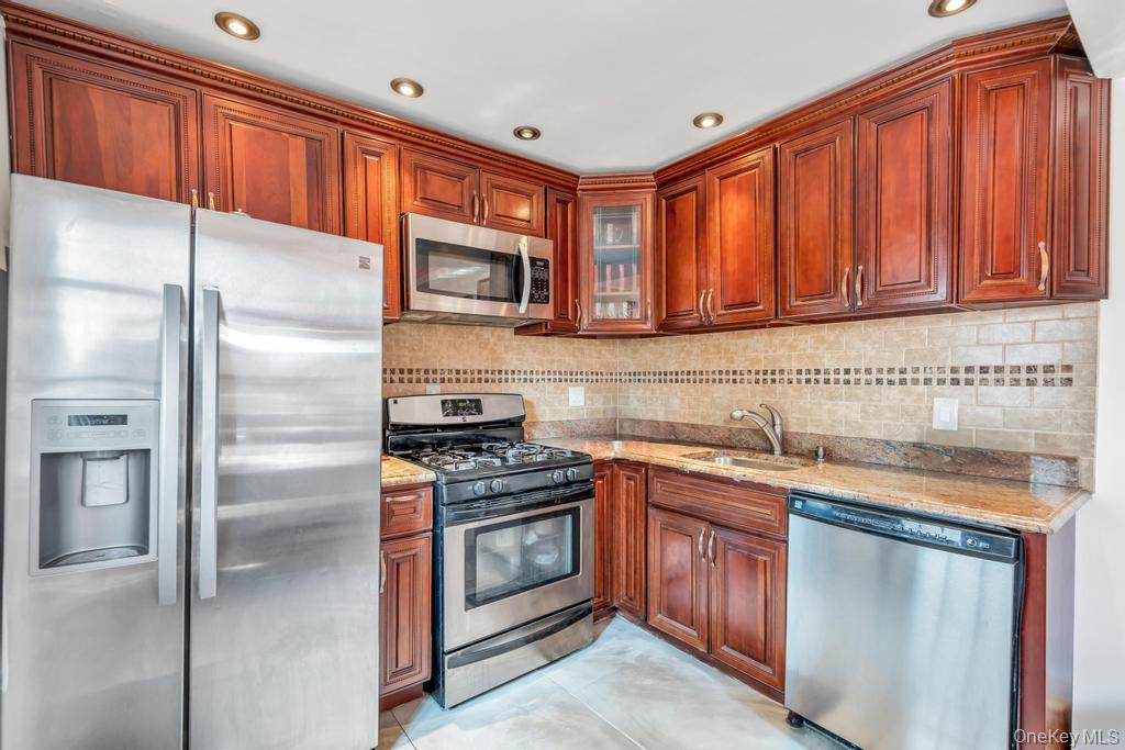 22 Terrace Place, Hicksville, NY 11801