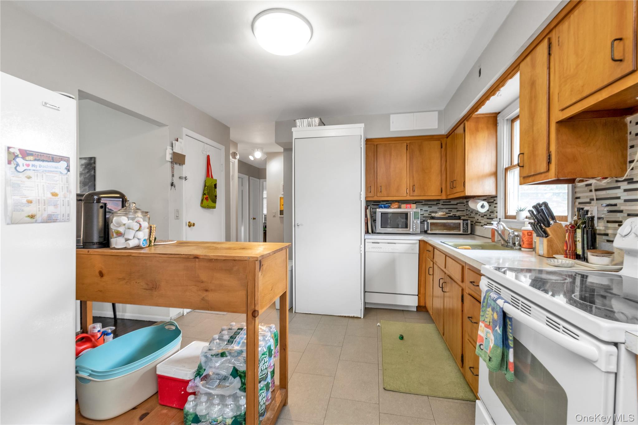 41 Jackson Avenue, Mineola, NY 11501