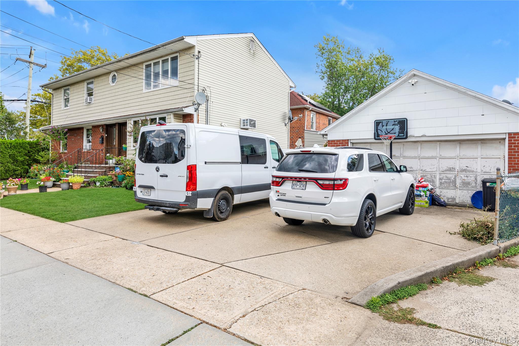 41 Jackson Avenue, Mineola, NY 11501