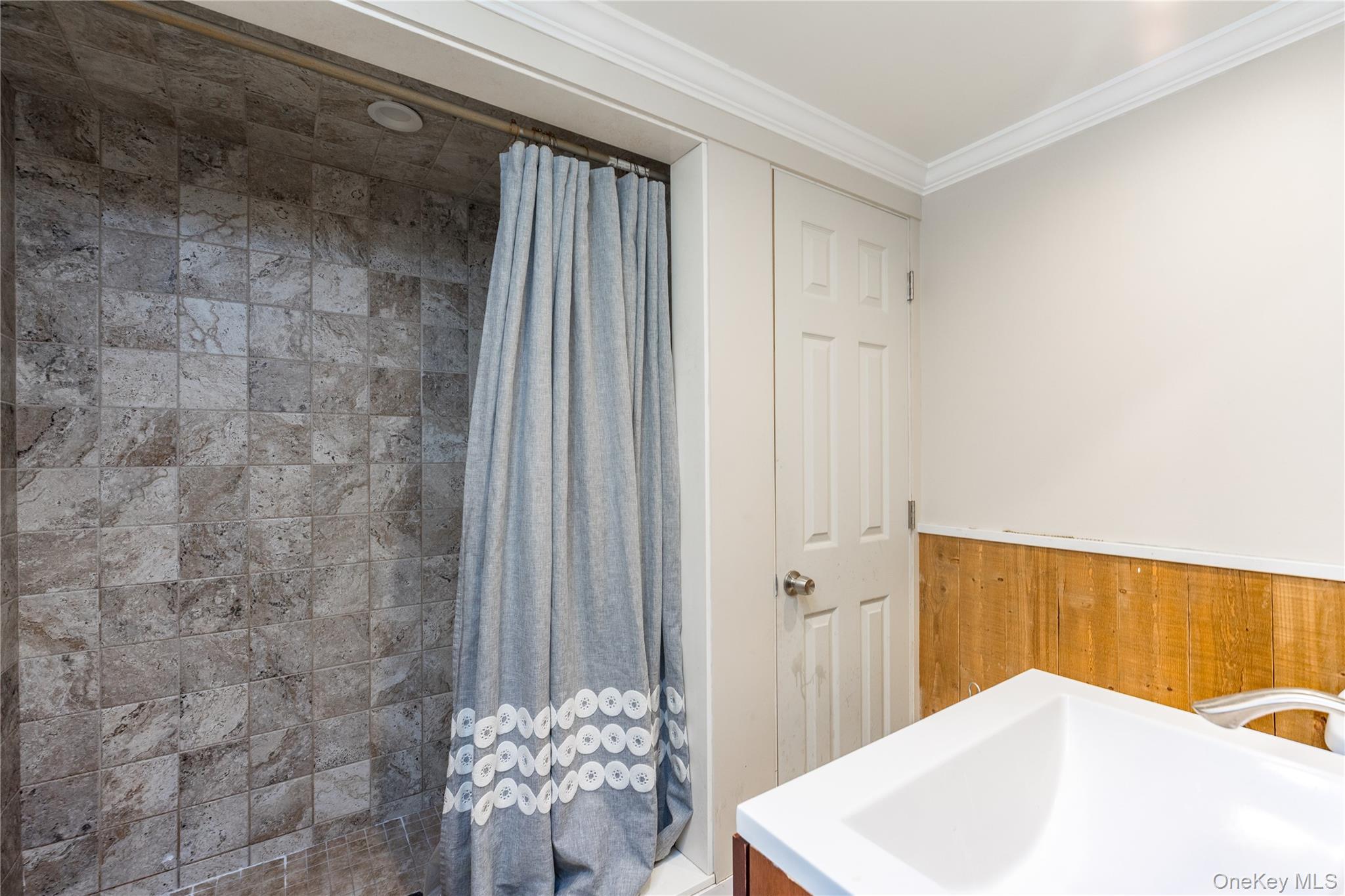 41 Jackson Avenue, Mineola, NY 11501