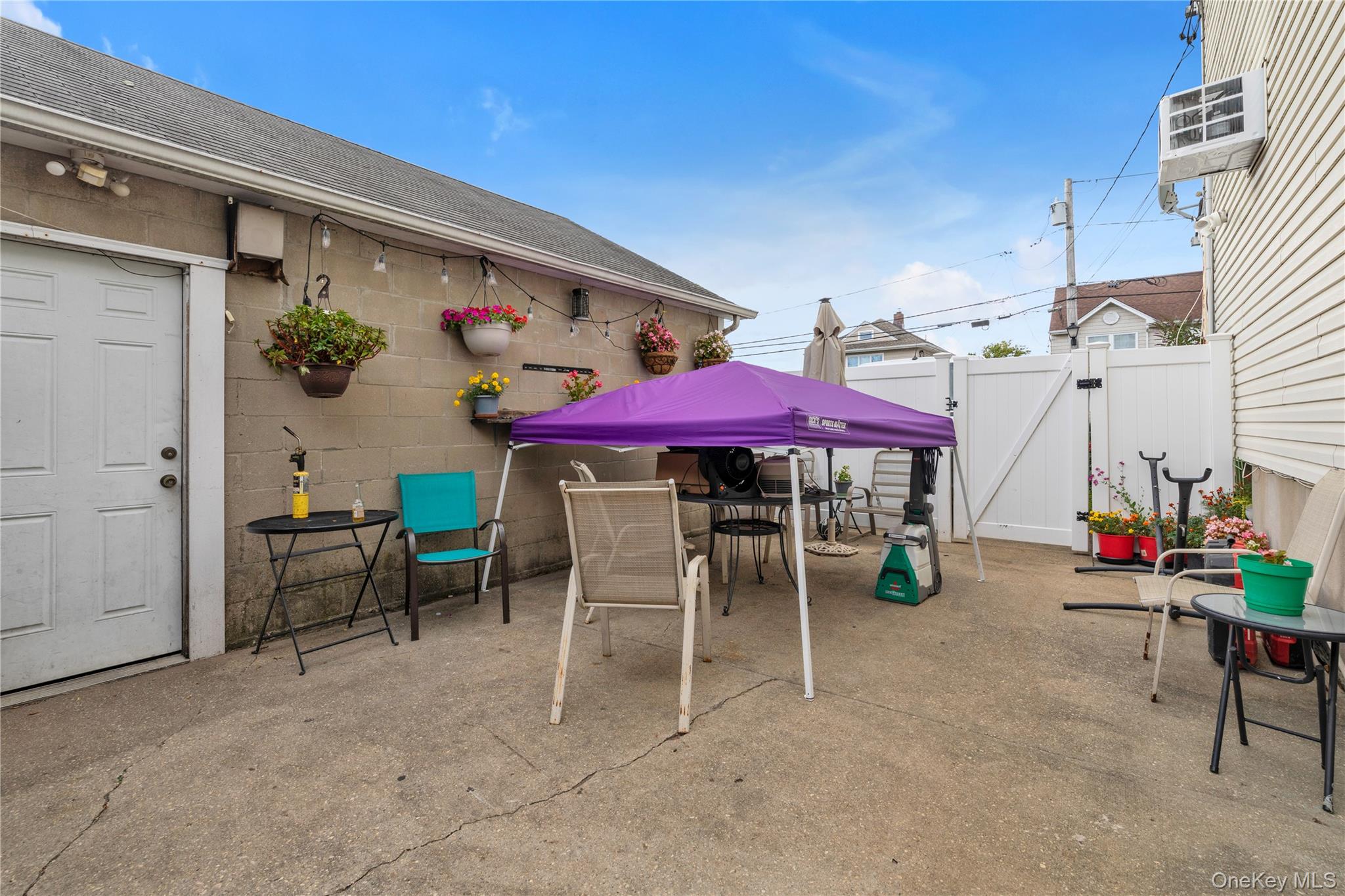 41 Jackson Avenue, Mineola, NY 11501