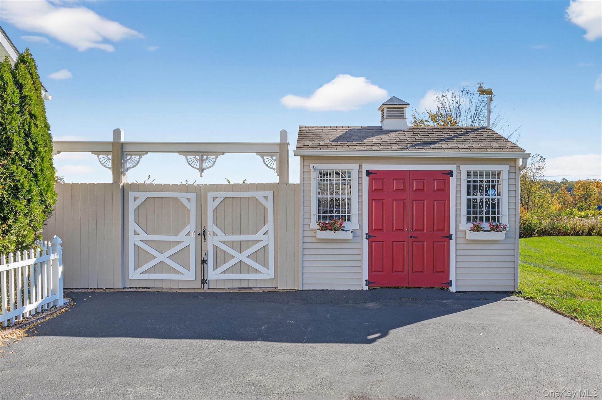 71 Ridgeline Drive, Poughkeepsie, NY 12603