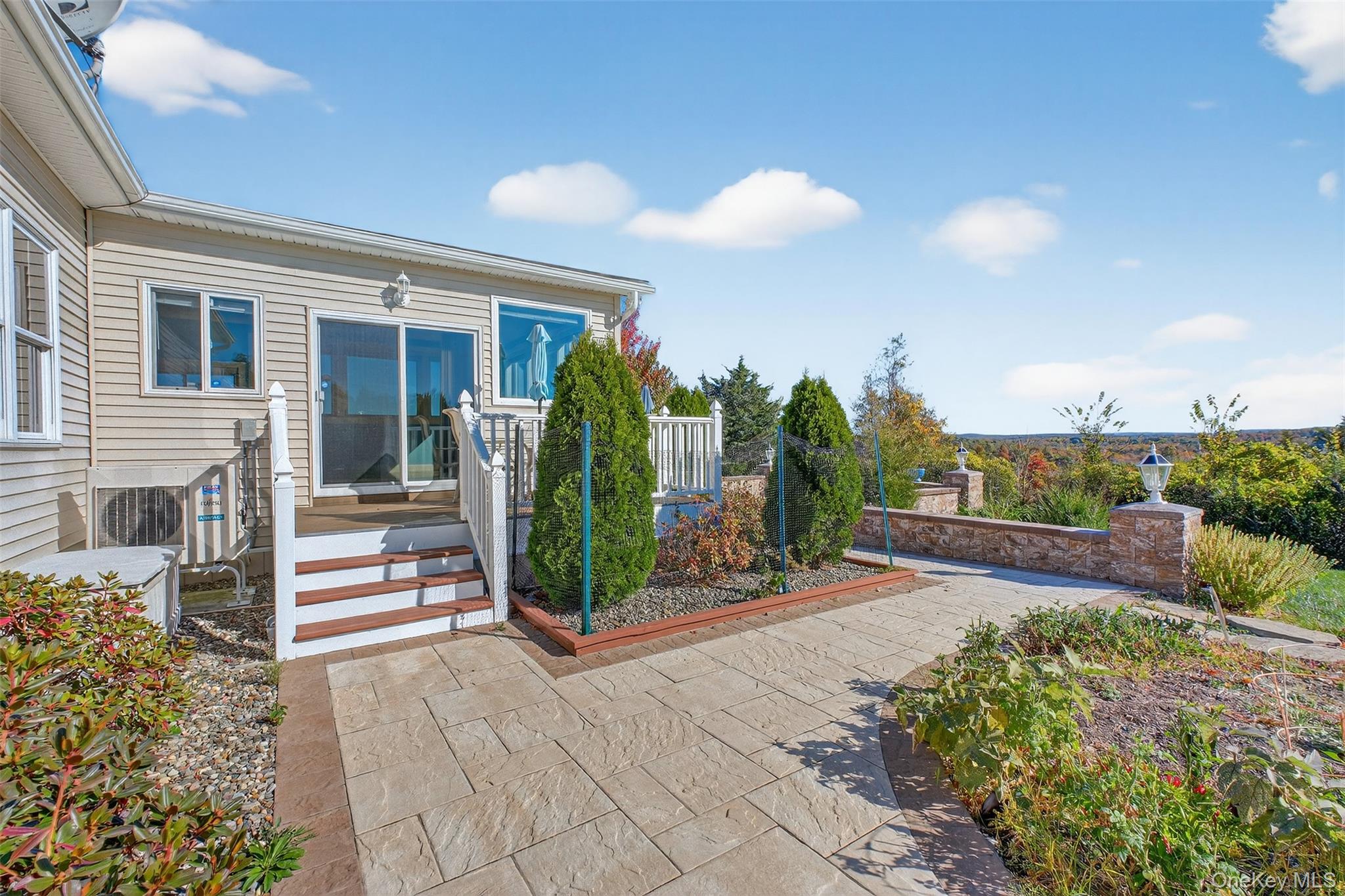 71 Ridgeline Drive, Poughkeepsie, NY 12603