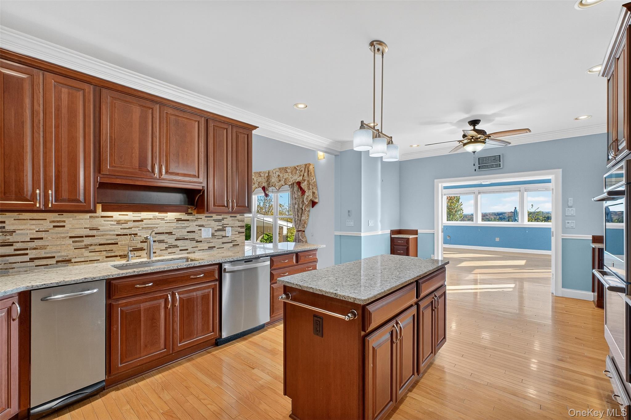 71 Ridgeline Drive, Poughkeepsie, NY 12603