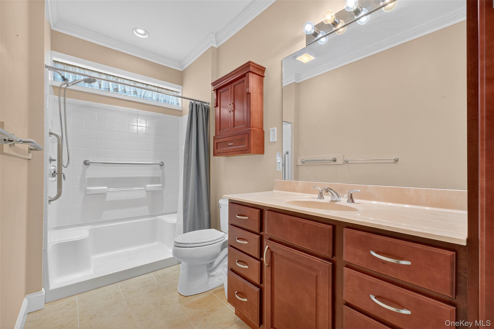 71 Ridgeline Drive, Poughkeepsie, NY 12603