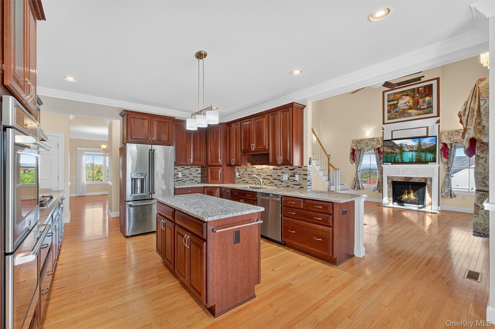 71 Ridgeline Drive, Poughkeepsie, NY 12603