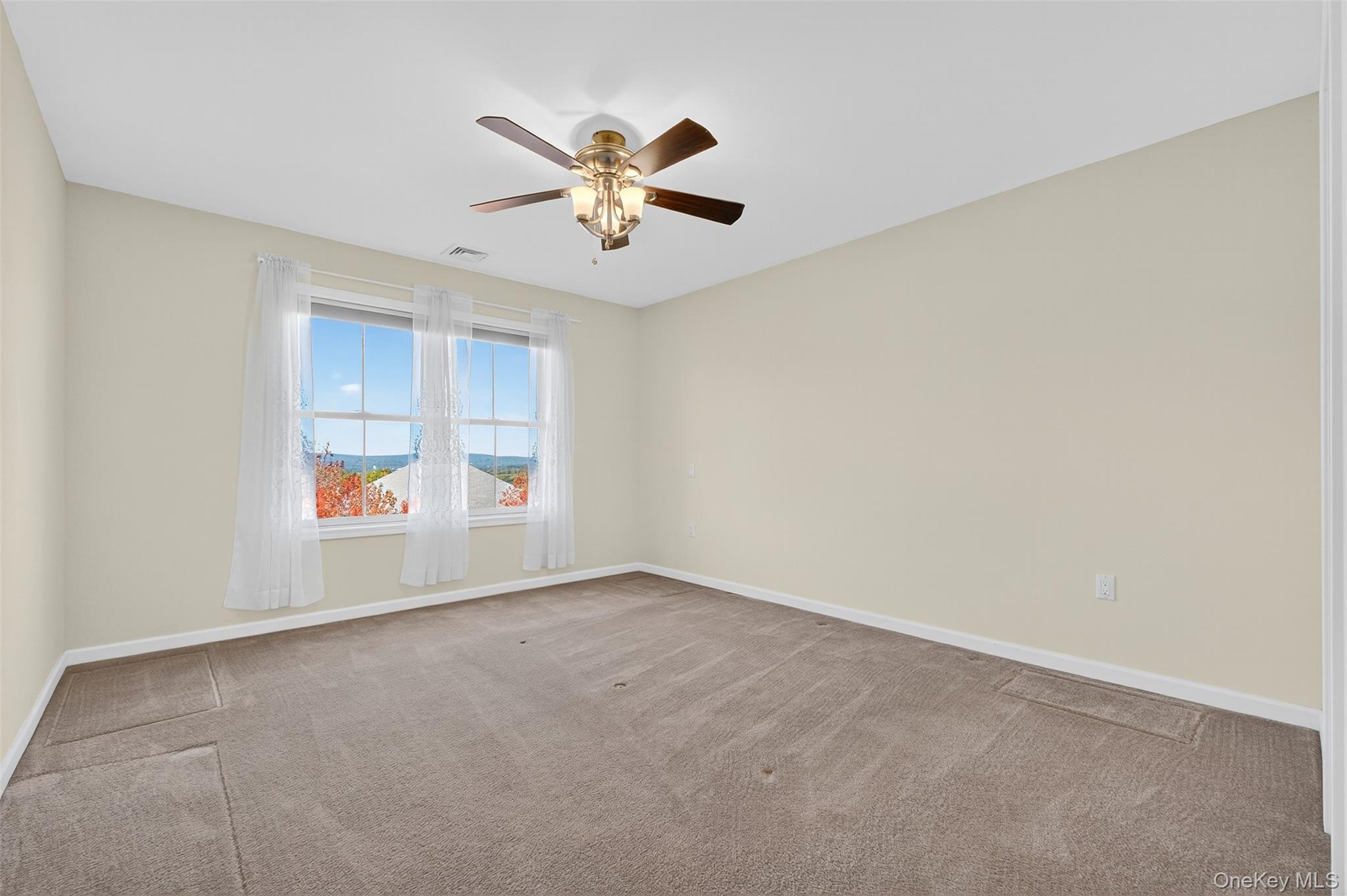 71 Ridgeline Drive, Poughkeepsie, NY 12603