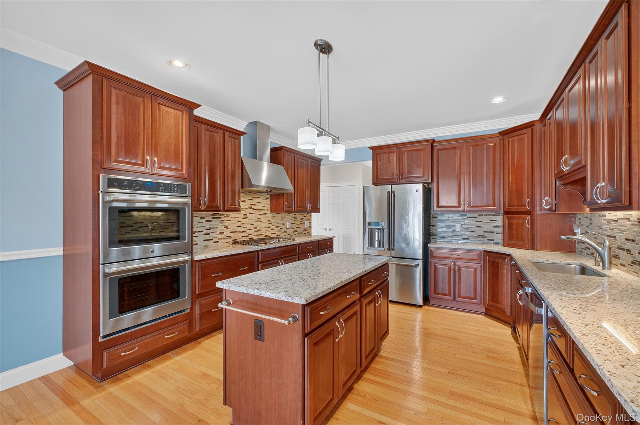 71 Ridgeline Drive, Poughkeepsie, NY 12603