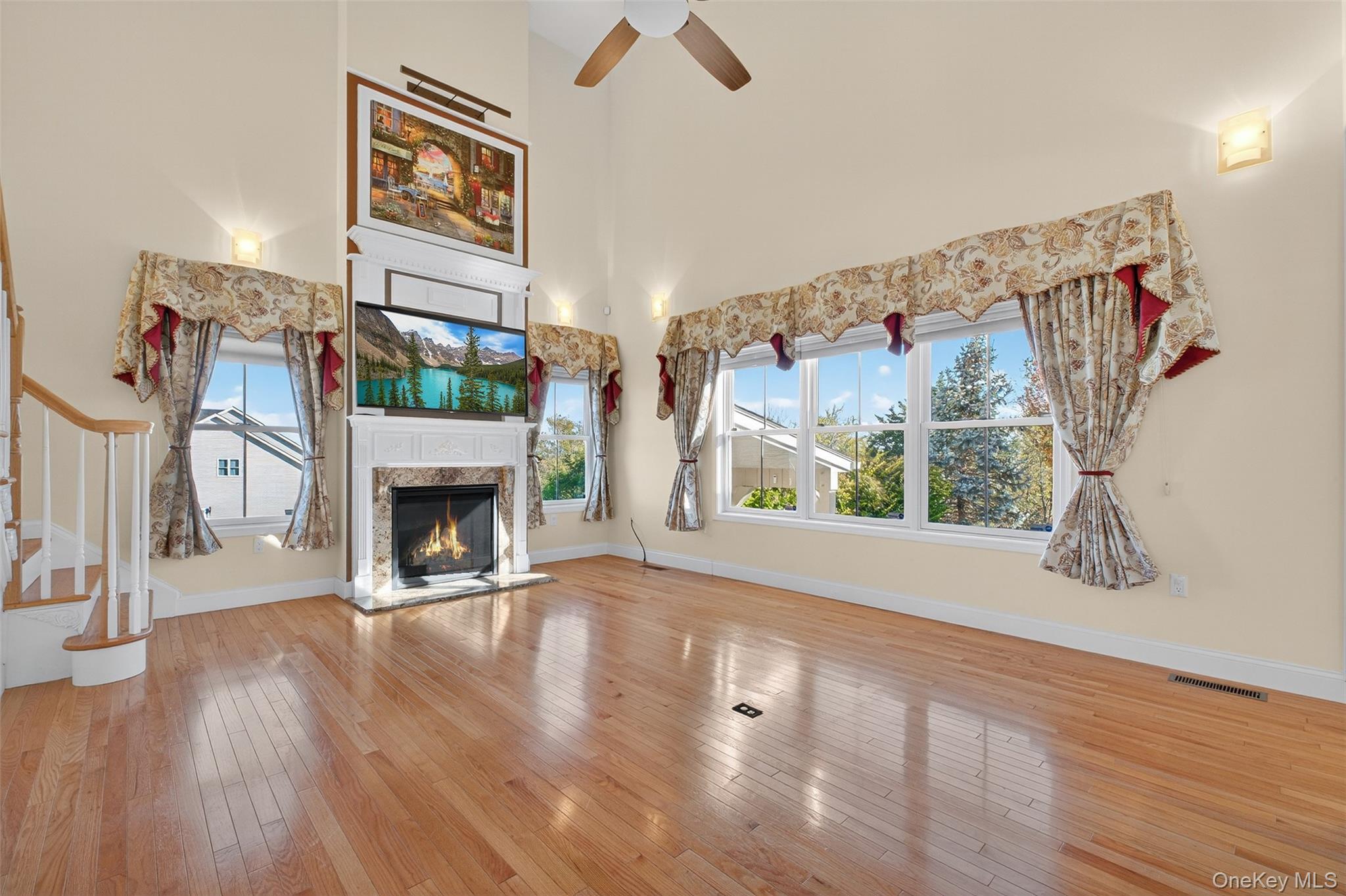 71 Ridgeline Drive, Poughkeepsie, NY 12603